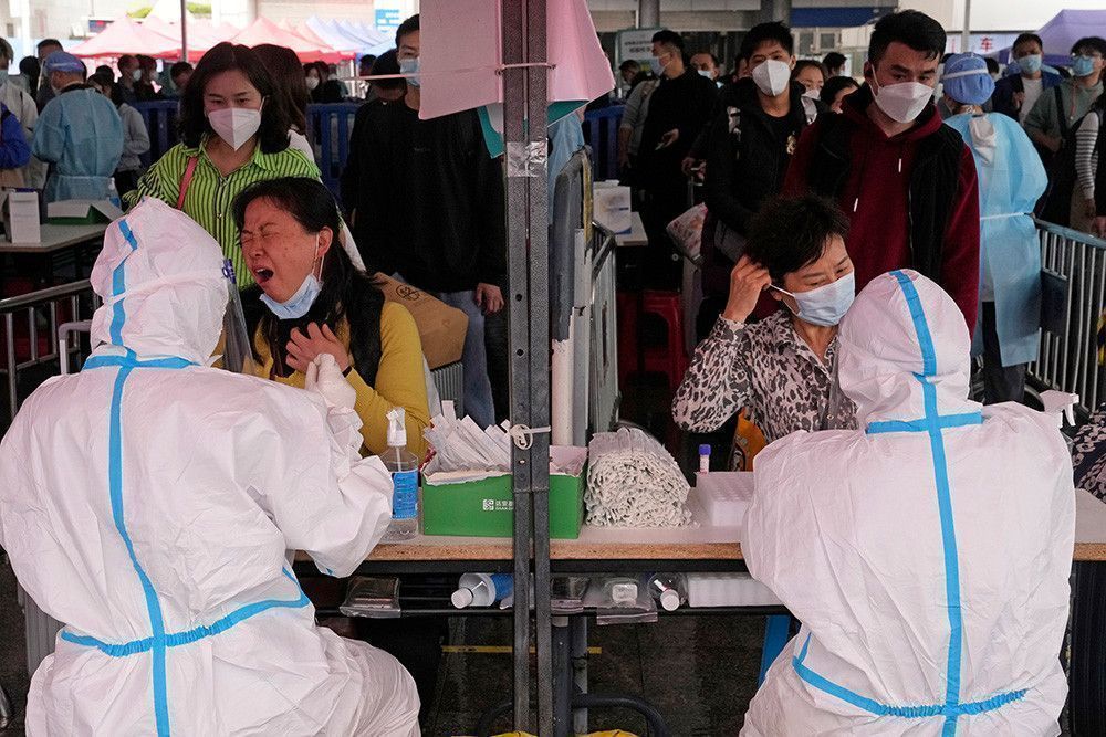 «Не допускали распространения». Почему в Китае произошла вспышка коронавируса