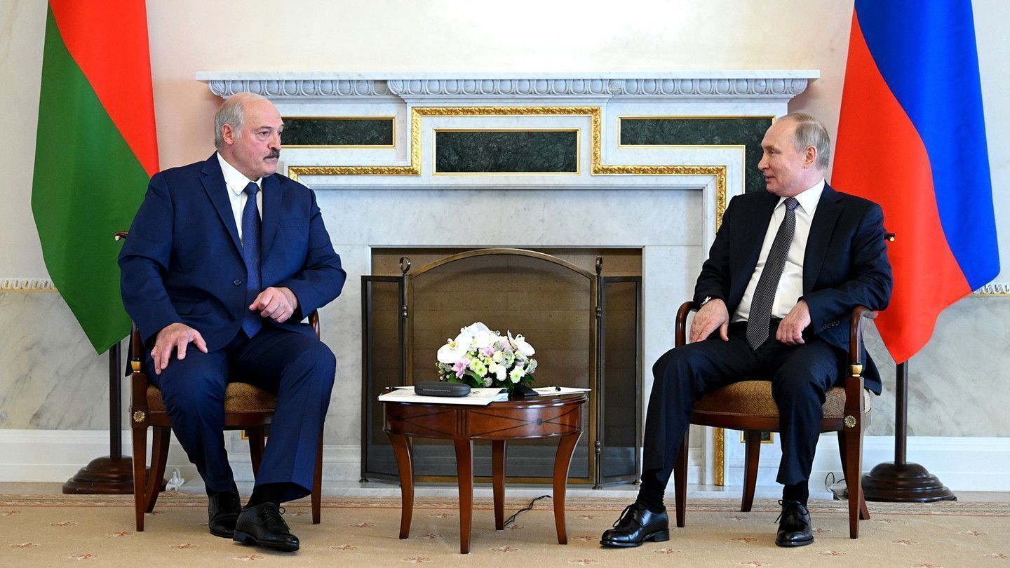 Зачем Лукашенко приехал в Россию, в Израиле рекорд по COVID-19, Зеленский ответил на статью Путина