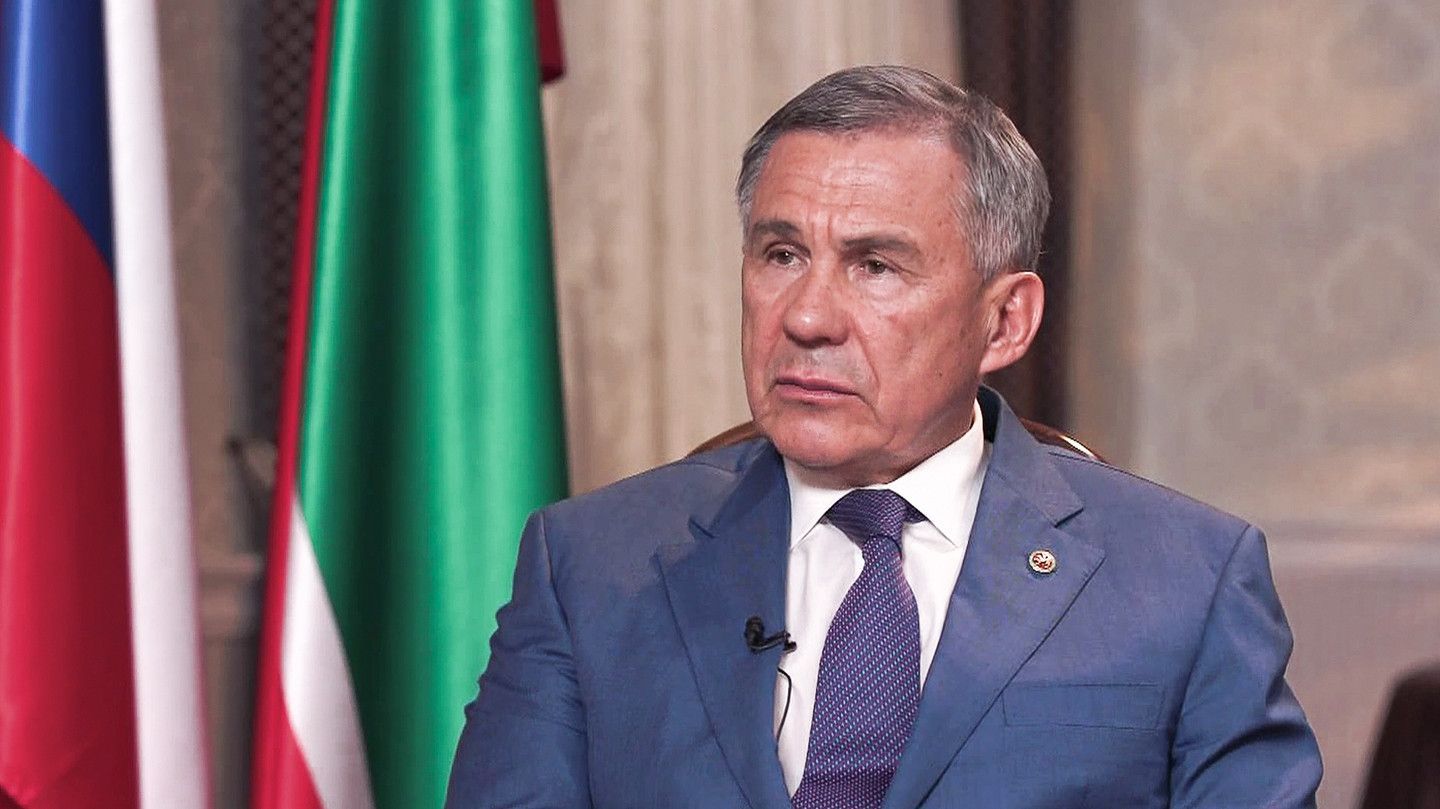 Президент Татарстана Рустам Минниханов: стрельба в школе, нефть и госсубсидии