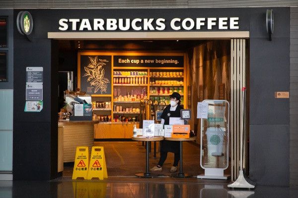 Starbucks в США после открытия откажется от сидячих мест