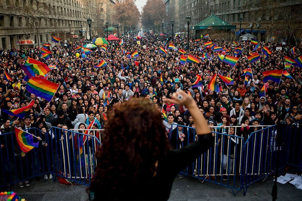 Cенат Чили одобрил легализацию однополых браков