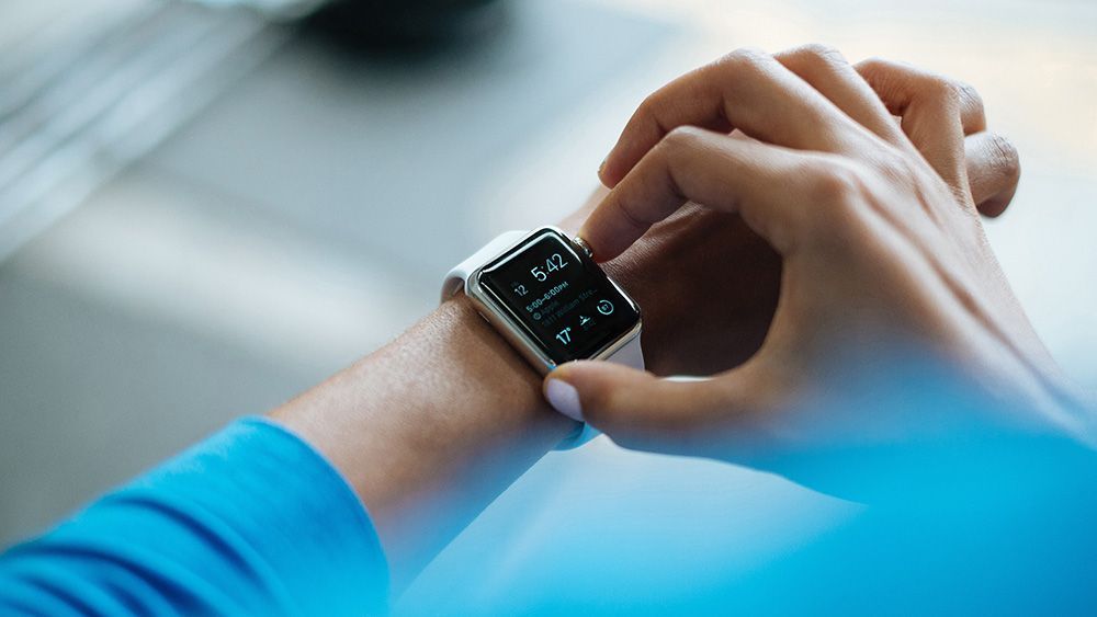 Apple Watch научились делать ЭКГ. Можно ли доверить свое здоровье мобильному приложению