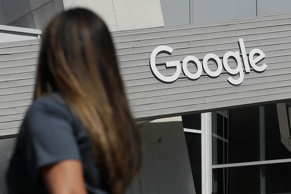 Google уволил основателя отдела этики ИИ, которая критиковала компанию