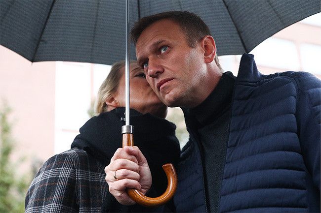 Суд в Томске признал законным отказ завести дело об отравлении Навального
