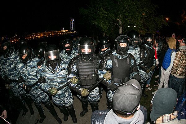 Суд в Екатеринбурге арестовал больше 20 участников акций протеста
