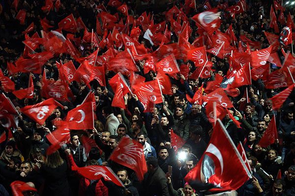 Оппозиционная партия выиграла муниципальные выборы в столице Турции