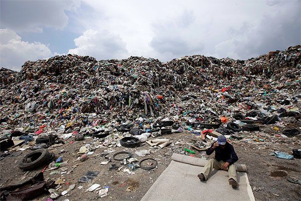 Мексика запретила. Trash Mountain.