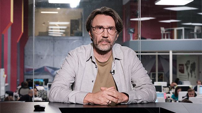 «На пропагандистов у народа не встает — приходится преследовать сексапильных». Сергей Шнуров — о задержаниях журналистов