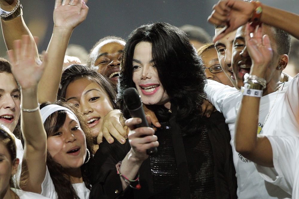 Во Франции поклонники Майкла Джексона подали в суд на героев фильма «Покидая Неверленд»
