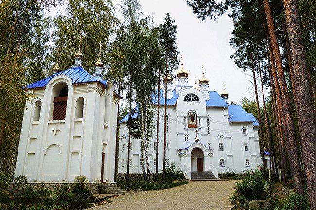 На Урале отстраненный от работы священник захватил женский монастырь
