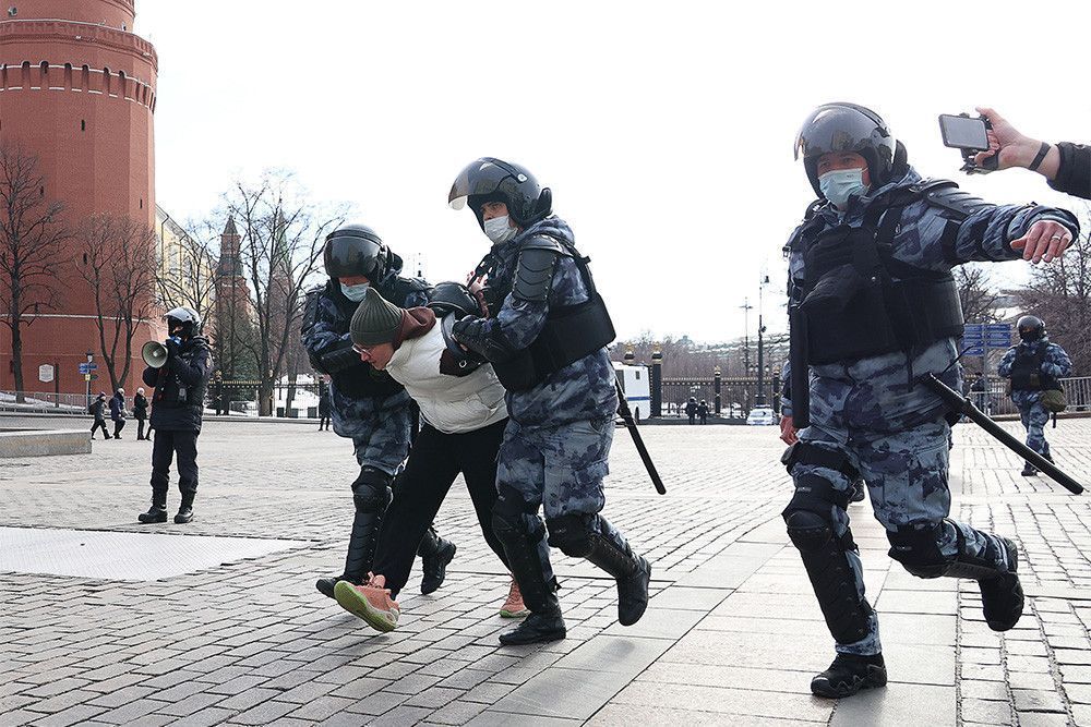 В российских городах проходят акции протеста против военной «спецоперации» на Украине 