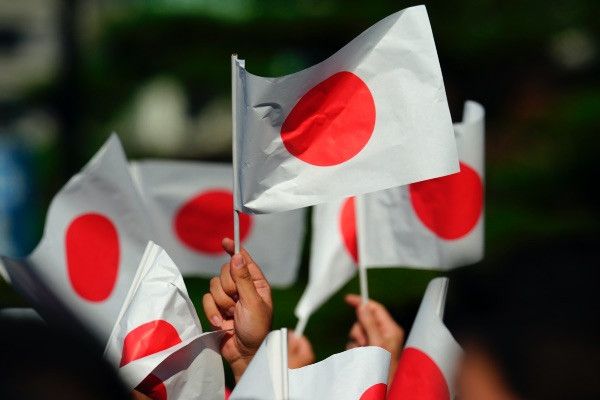 Две крупнейшие оппозиционные партии Японии решили объединиться против правящей