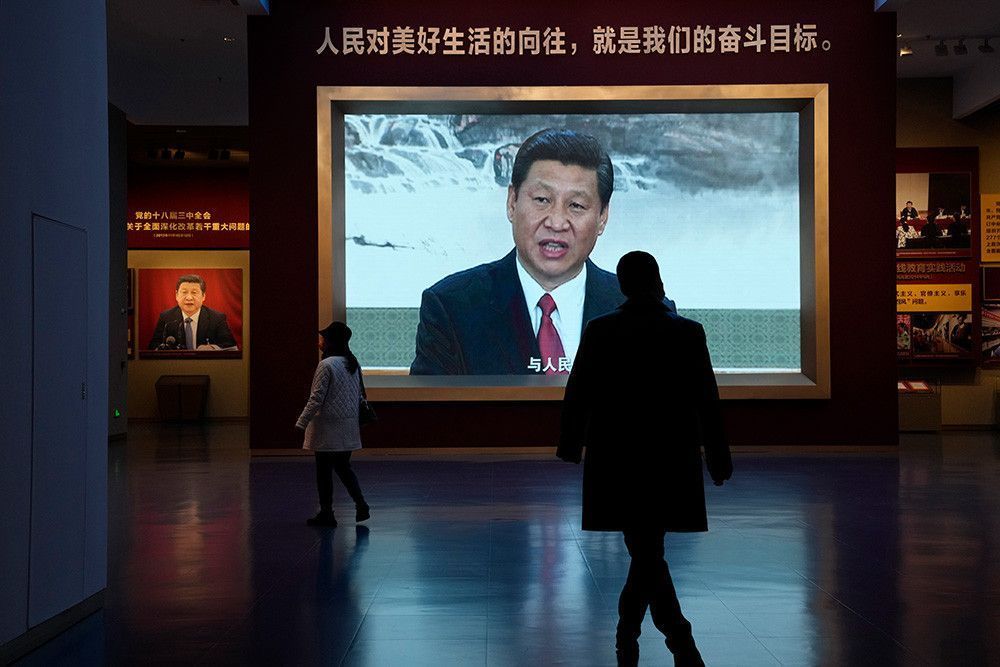 Кормчий китайского возрождения: Си Цзиньпина теперь будут именовать, как Мао Цзэдуна