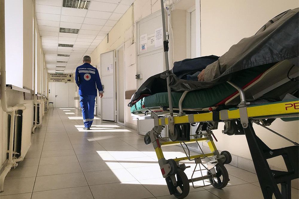 Прокуратура проверит сообщения о смерти пациента в больнице Лесосибирска из-за застолья врачей