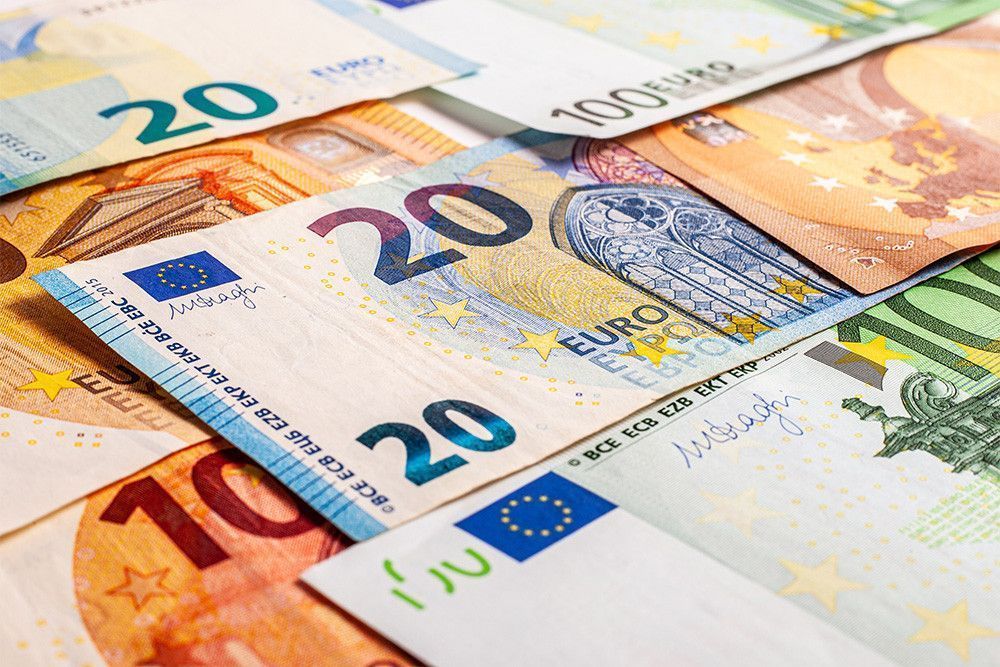 В Европе захотели изменить дизайн банкнот евро