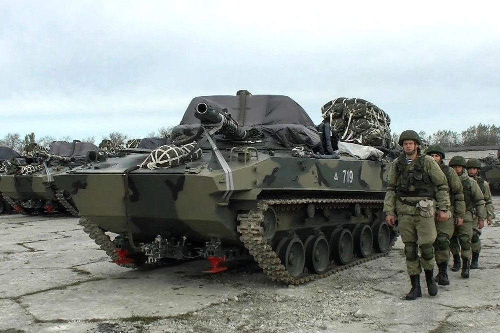 Франция призвала Россию разъяснить цель передвижения войск у границы с Украиной