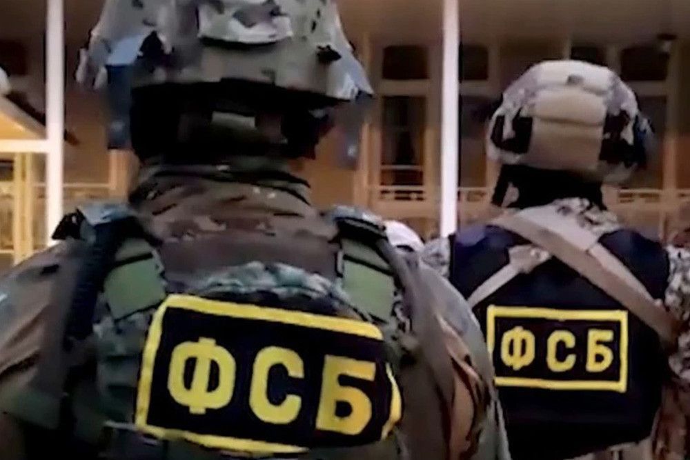 ФСБ задержала продававших поддельные справки о COVID-19 для въезда в Россию