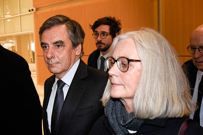 Во Франции начались слушания по делу Франсуа Фийона и его жены