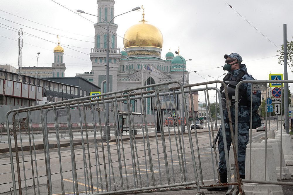 Уголовное дело возбудили после откровенной фотосессии у Московской соборной мечети