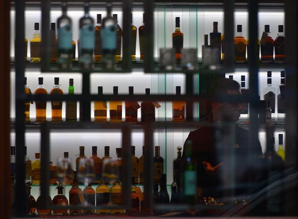 Смертность от алкоголя в США на фоне пандемии выросла на 25%. А что в России?
