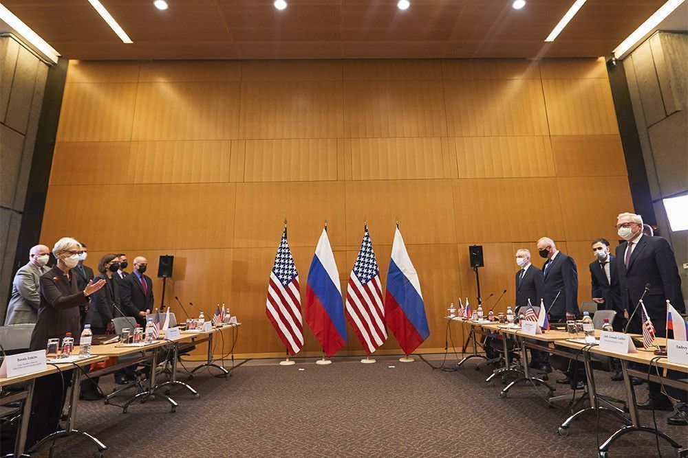 «Политический и военный тупик». Американские эксперты – о переговорах России и Запада