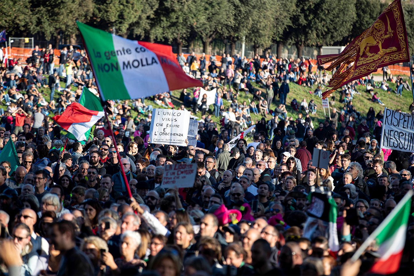 ковид протест италия