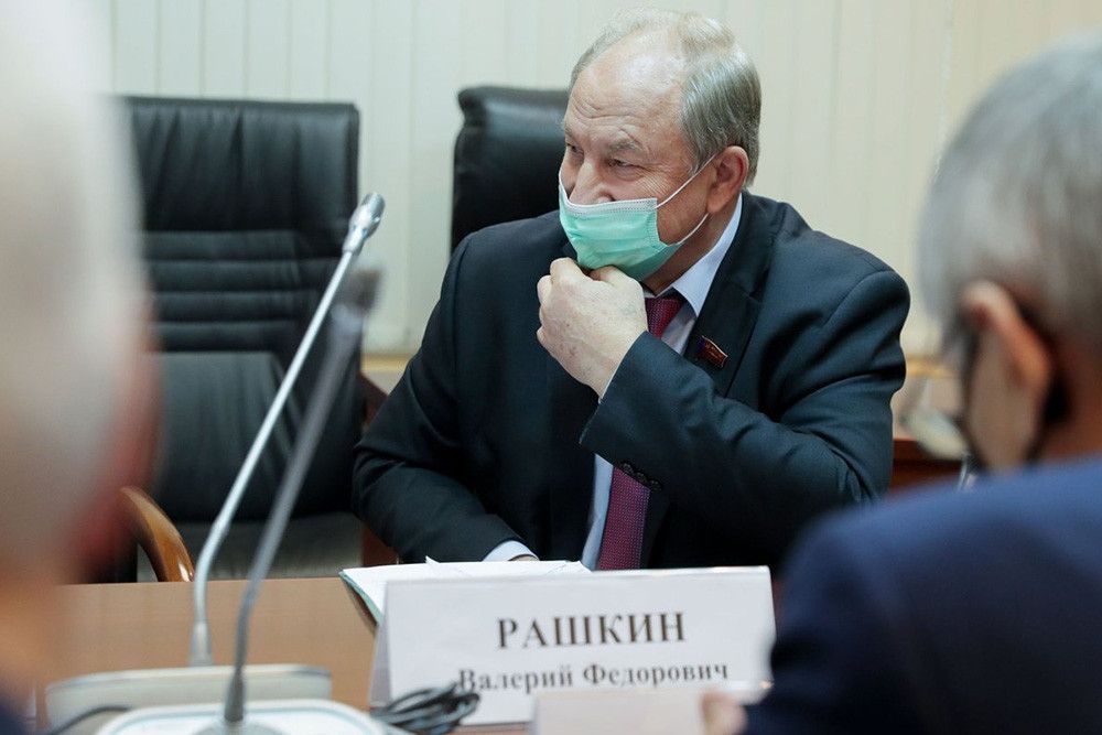 Рашкин подал иск к Госдуме за отказ пустить адвокатов на заседание по лишению иммунитета 