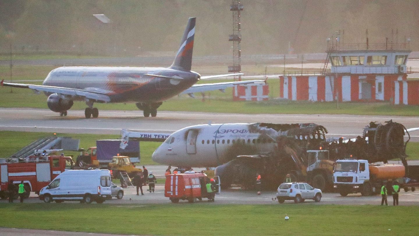 Два года катастрофе SSJ 100 в Шереметьеве. Что о трагедии говорят следователи, родственники жертв и пилоты?