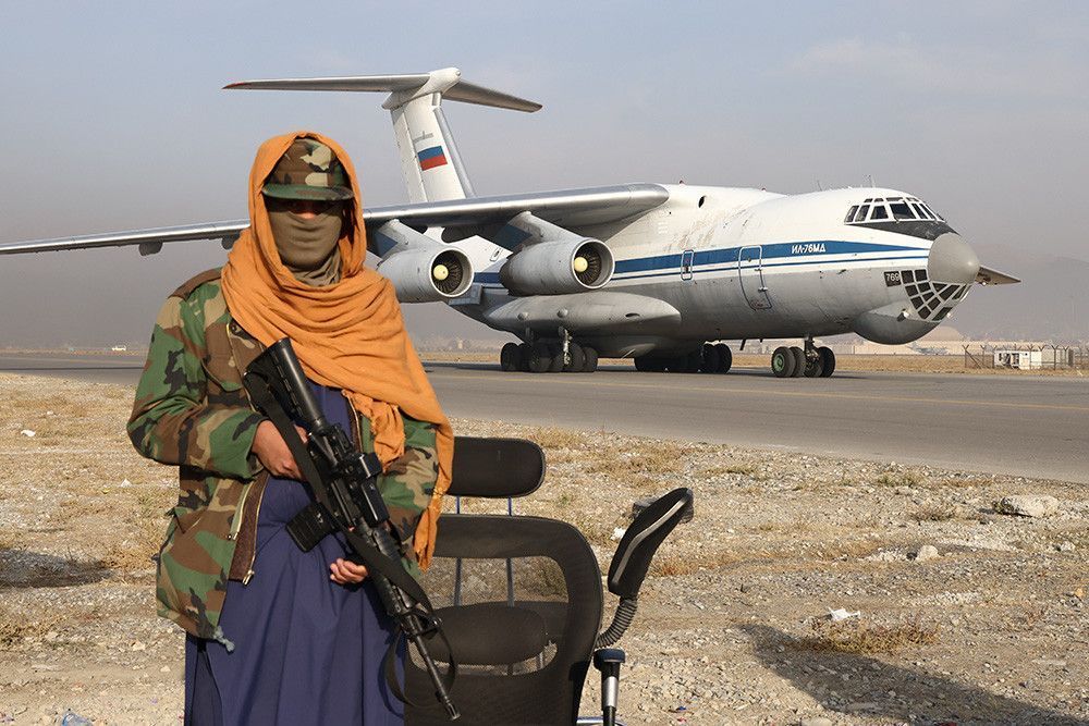 «Там крайне неспокойно». Минобороны РФ организовало эвакуацию россиян и украинцев из Афганистана