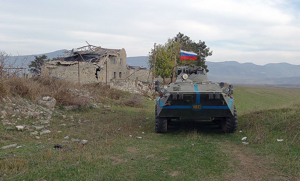«Российские миротворцы пока свою функцию выполняют». Что происходит в Нагорном Карабахе