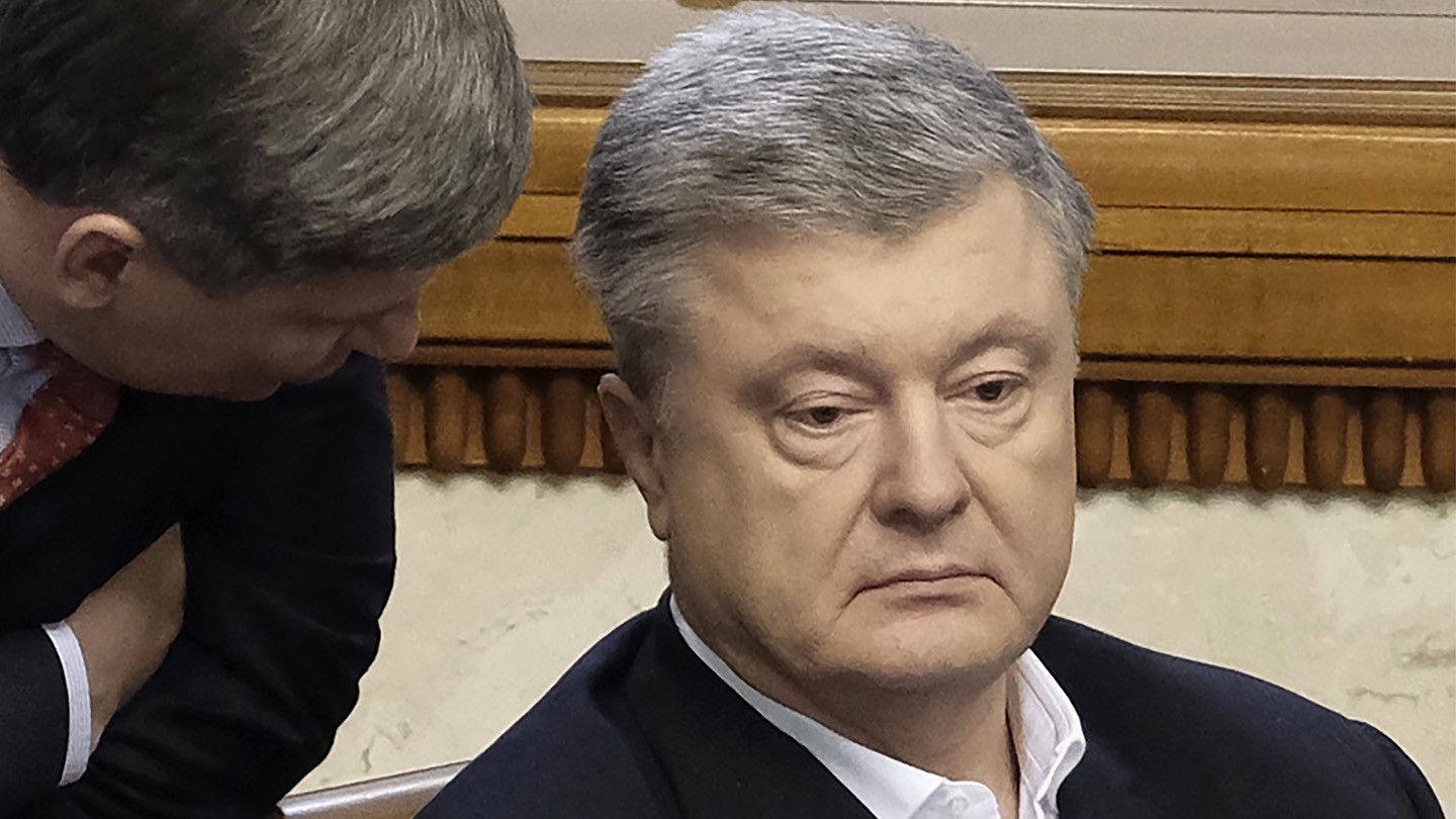 Порошенко обвиняют в тайных контактах с Кремлем. Как с этим связаны Медведчук, Сурков и Крым?