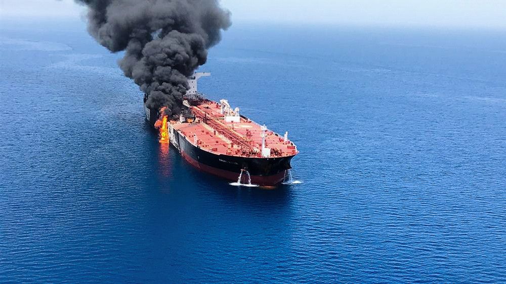 Нападения в Оманском заливе: кто стоит за атакой на нефтяные танкеры