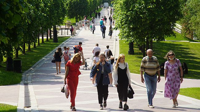 «Многим людям некуда будет вернуться»: как Москва вышла из режима самоизоляции