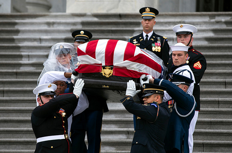 Jim Lo Scalzo / EPA / AP            