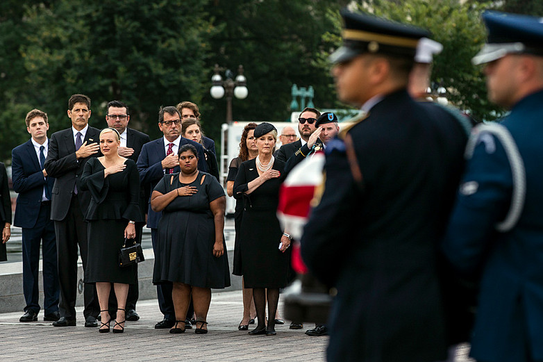 Jim Lo Scalzo / EPA / AP            