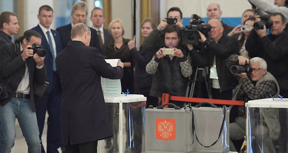 «Соперником» Путина на выборах президента может стать женщина
