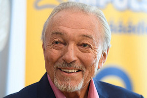 Умер чешский исполнитель Карел Готт