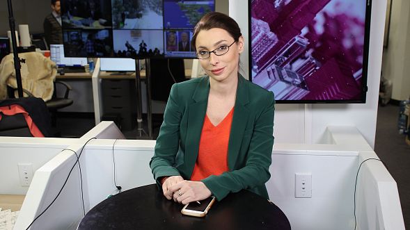 Выпуск новостей в 19:00 EST с Лизой Каймин