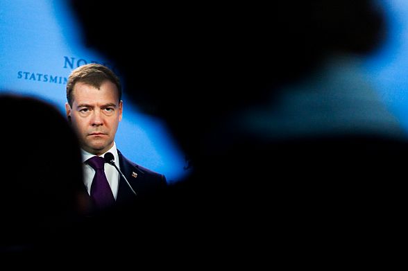 Сотрудник ФБК подал в суд на Медведева за бан в твиттере