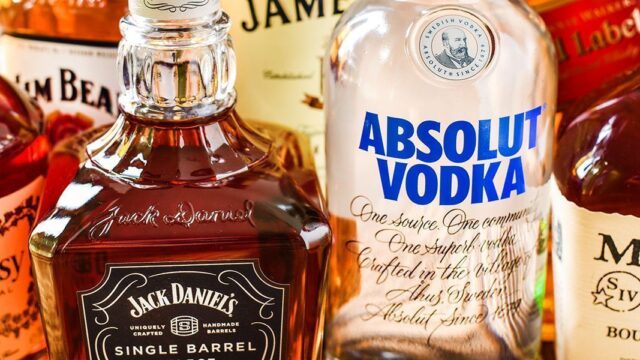 «Больших брендов не будет». Как санкции повлияют на российский алкогольный рынок