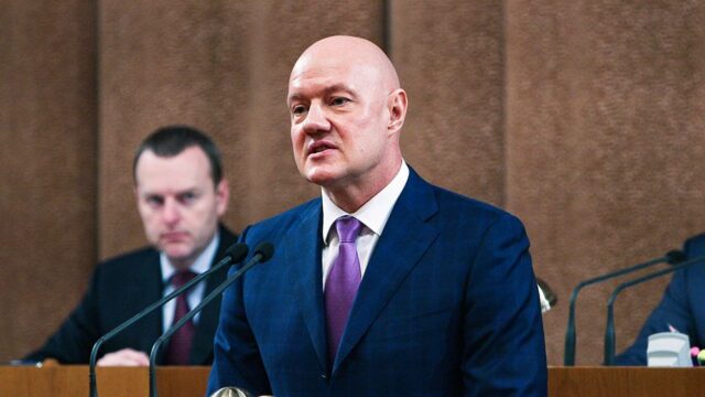 Суд в Москве арестовал заместителя главы Крыма по делу о «систематических взятках»