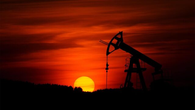 Стоимость нефти Brent впервые с февраля 2020 поднялась выше $55