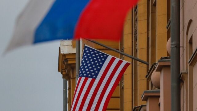 США уволят больше 180 сотрудников дипмиссии в России