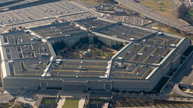 Экс-подрядчика Пентагона арестовали в США по обвинению в шпионаже в пользу России