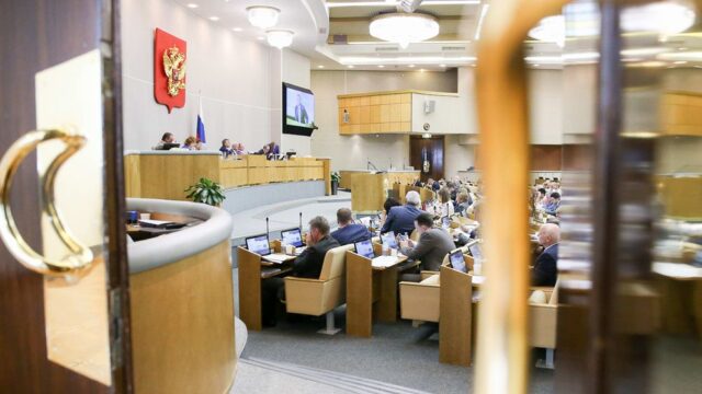 Госдума в первом чтении одобрила законопроект, который запрещает военным разглашать свои личные данные