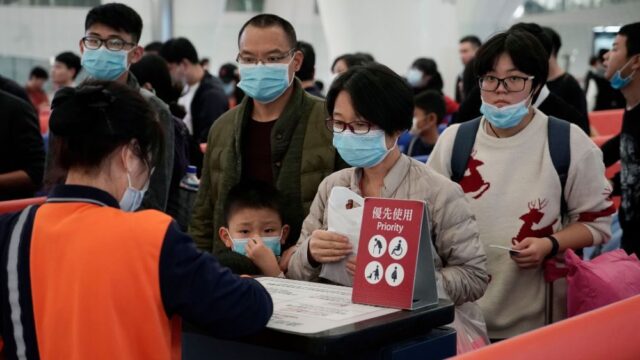Власти Китая: число погибших от нового типа коронавируса возросло до 25