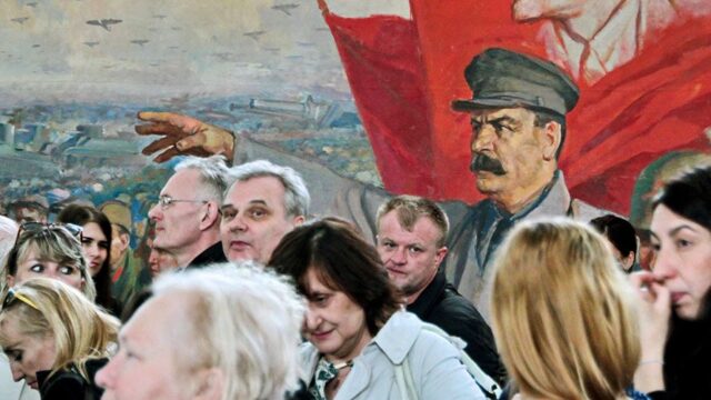 ВЦИОМ: две трети россиян за хвалебные таблички Сталину