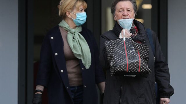 В России за сутки от коронавируса умерли 346 человек — максимум по смертям обновляется второй день подряд