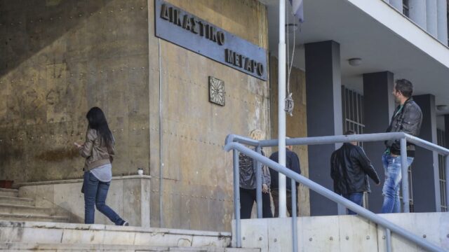 Суд в Греции приговорил двух россиян к 395 годам тюрьмы и штрафу в €6 млн