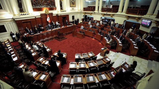 Парламент Перу отказался отправить в отставку президента страны